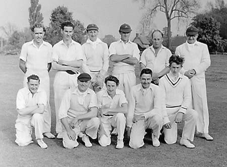 1956 MK Cricket Team 01