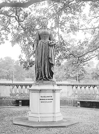 1948 Memorial In Park 01