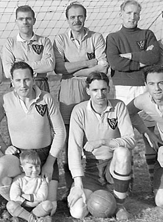 1947 Football Team 04