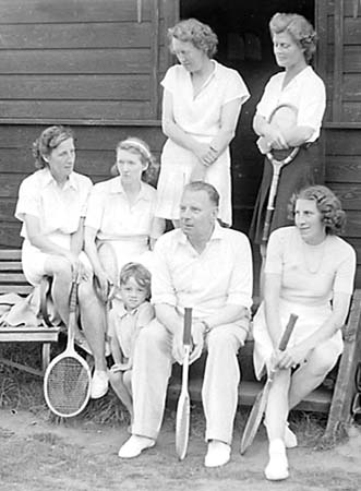 1949 Tennis Club 02