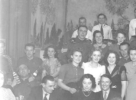 1944 Dance 04