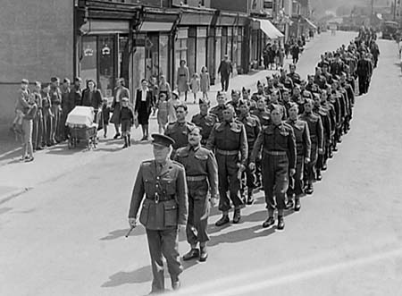 1944 Parade 05