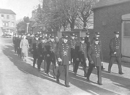 1942 Parade 02