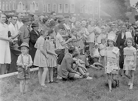 1946 Fancy Dress 04