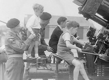 1950 Artillery Display 15