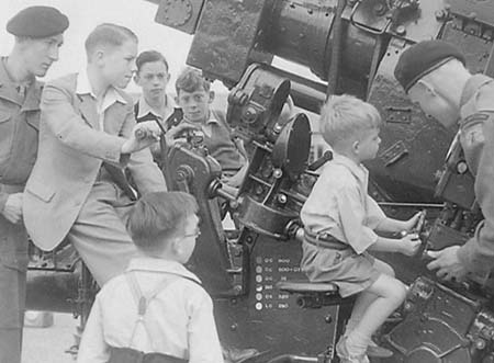 1950 Artillery Display 17