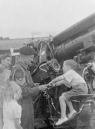 1950 Artillery Display 18