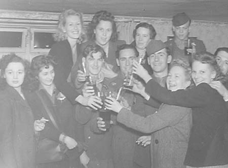 1945 Celebrations 03