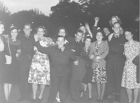 1945 Celebrations 06