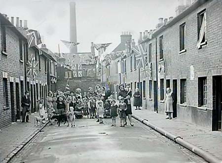 1945 Decorated Streets 15