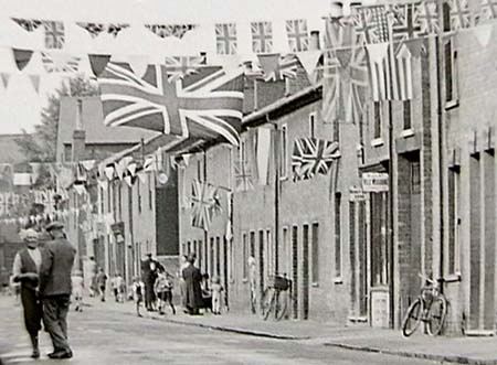 1945 Decorated Streets 30