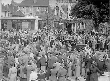 1945 Floats Parade 08