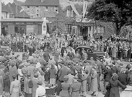 1945 Floats Parade 09