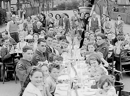 1945 Street Parties 34