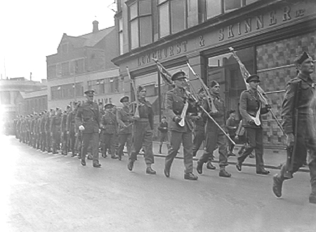 1941 Parade 01