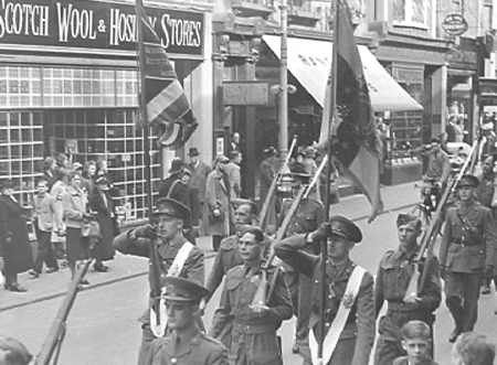 1941 Parade 03