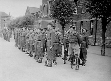 1946 Parade 01