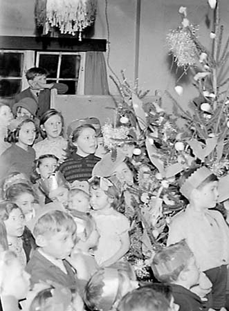 1945 Xmas Party 02