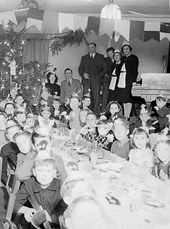 1946 Xmas Party 02