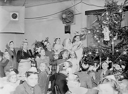 1946 Xmas Party 04