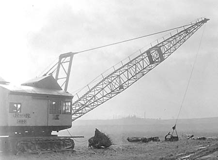 1947 Excavator 01