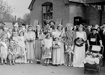 1945 Fancy Dress 08