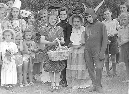 1947 Fancy Dress 02