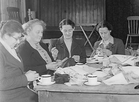 1945 Sewing Group 03