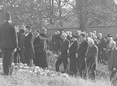 1946 VIP Funeral 14
