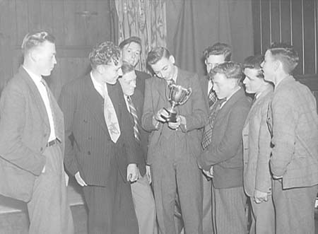 1948 Cricket Trophy 03