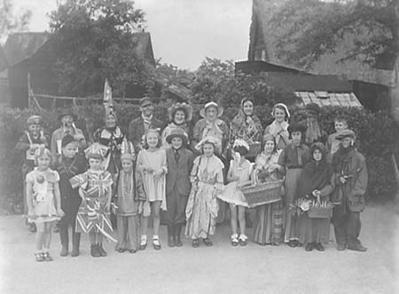 1944 Fancy Dress 01