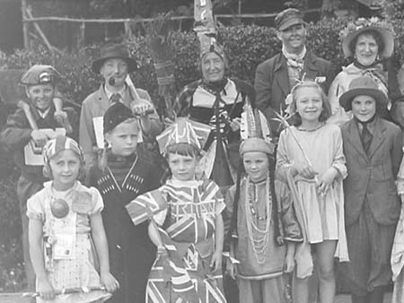 1944 Fancy Dress 04