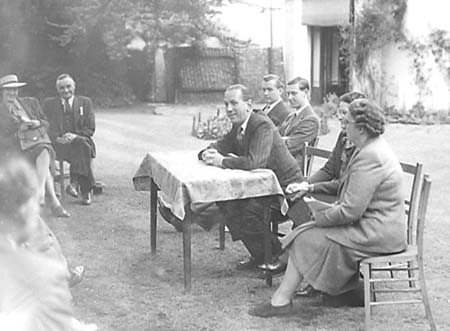 1948 Garden Meeting 04