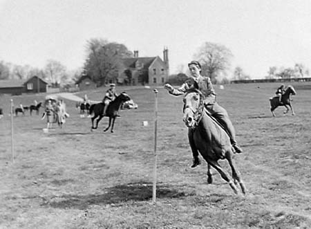 1942 Gymkhana 06