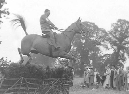 1942 Gymkhana 08