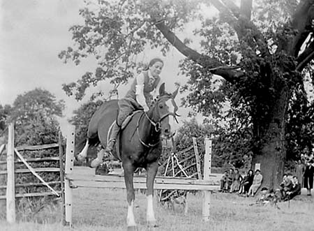 1943 Gymkhana 03