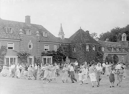 1950 Folk Dancing 01