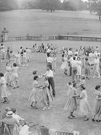 1950 Folk Dancing 14