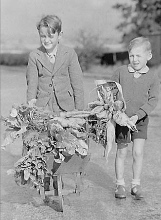 1947 Harvest Festival 03