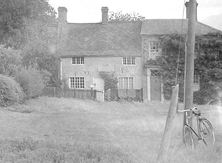 1947 Old Cottages 03