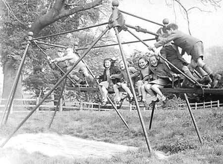 1949 Playground 05