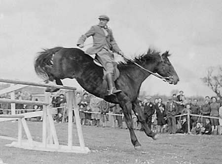 1945 Gymkhana 08