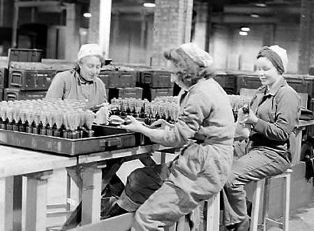 1942 Factory Tour 05