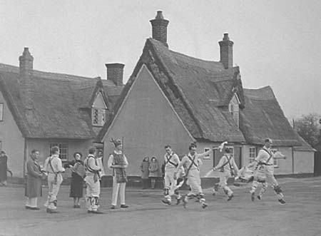 1938 Morris Dancers 02