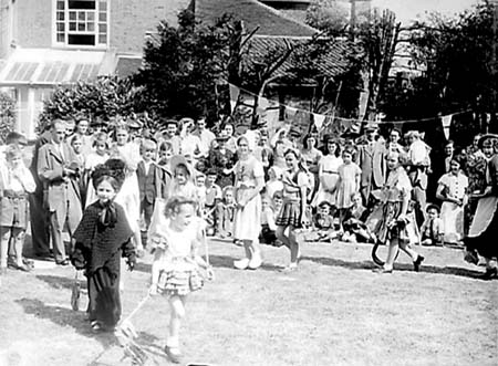 1944 Garden Fete 08