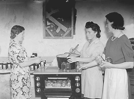 1944 WI Jam Making