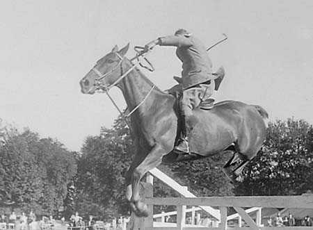 1945 Gymkhana 03