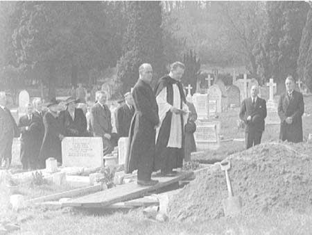 Funeral 1947.4083