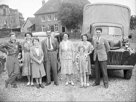 Lever Family 1948.3335