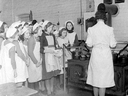 School Dinners 1943.2148